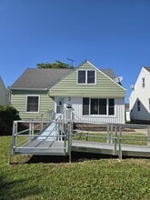 Building Photo - 13005 Oak St