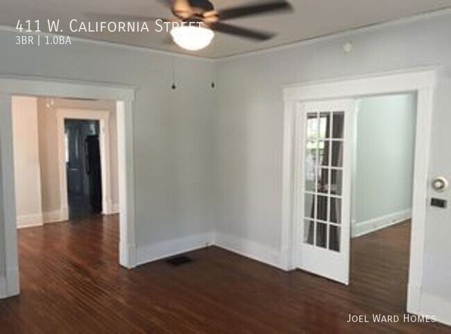 Building Photo - Vintage home in ideal location