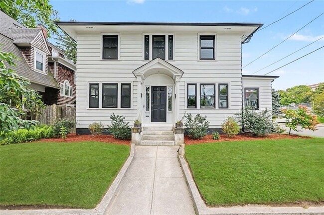 Photo - 310 Elmgrove Avenue House