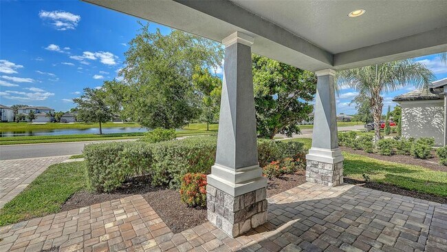 Foto del edificio - 16905 Sweetwater Village Dr