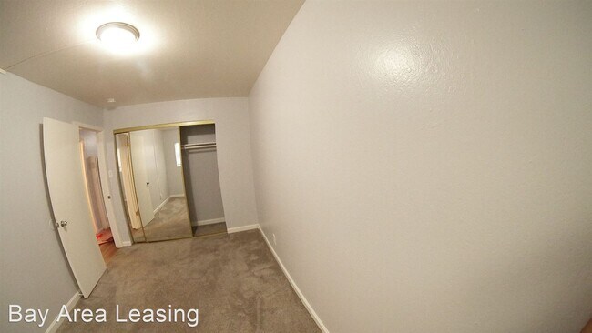 Building Photo - 624 Sycamore St