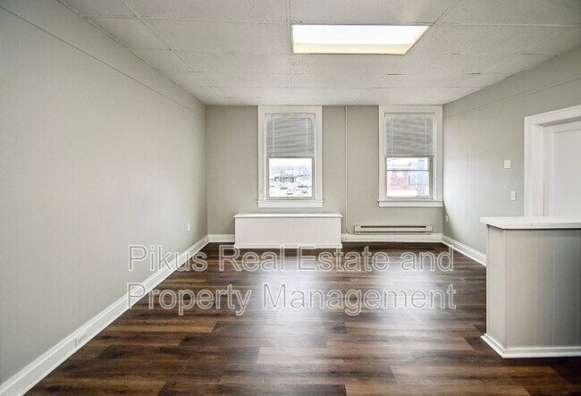 Foto del edificio - 111 Lincoln Way W