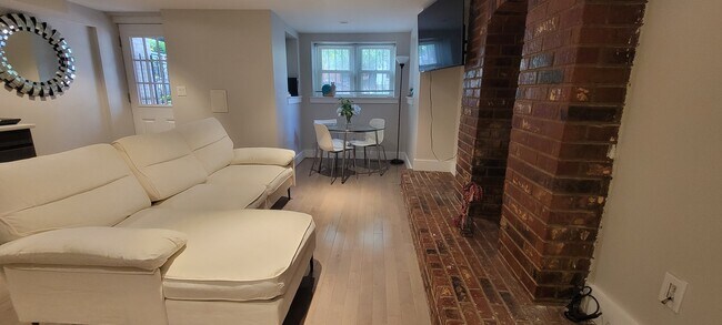 Foto del edificio - 51 Q St NW