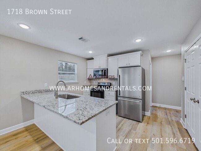 Foto del edificio - 1718 Brown St