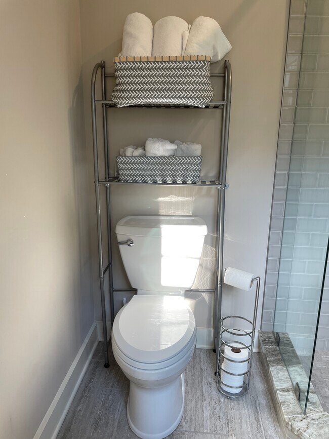 Foto del edificio - 342 Whitehall Rd