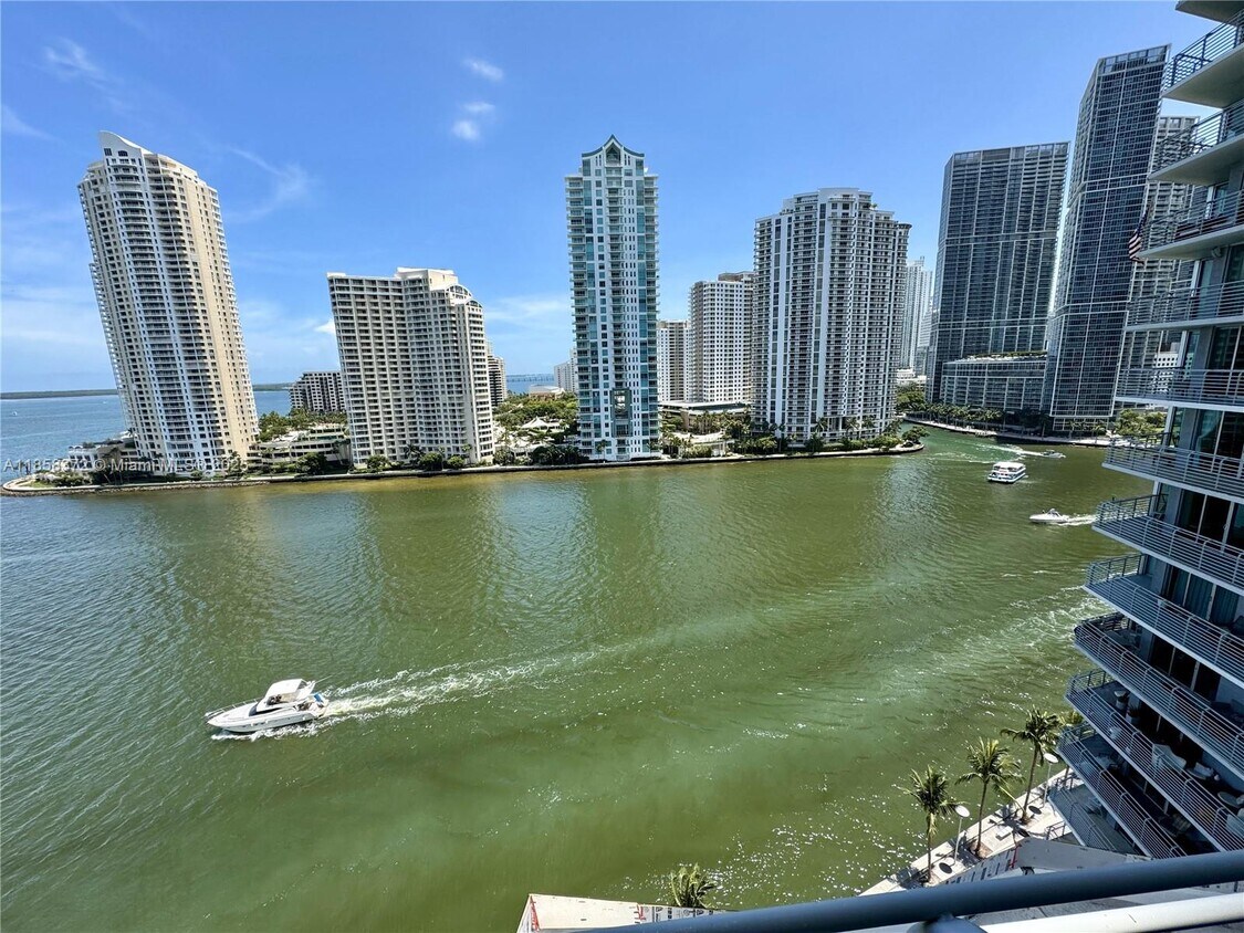 Primary Photo - 335 S Biscayne Blvd