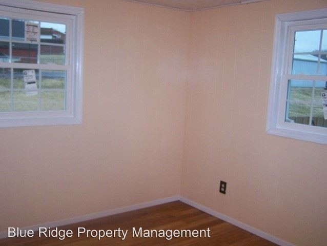 Building Photo - 3 br, 1.5 bath House - 520 Old Beason Well Rd