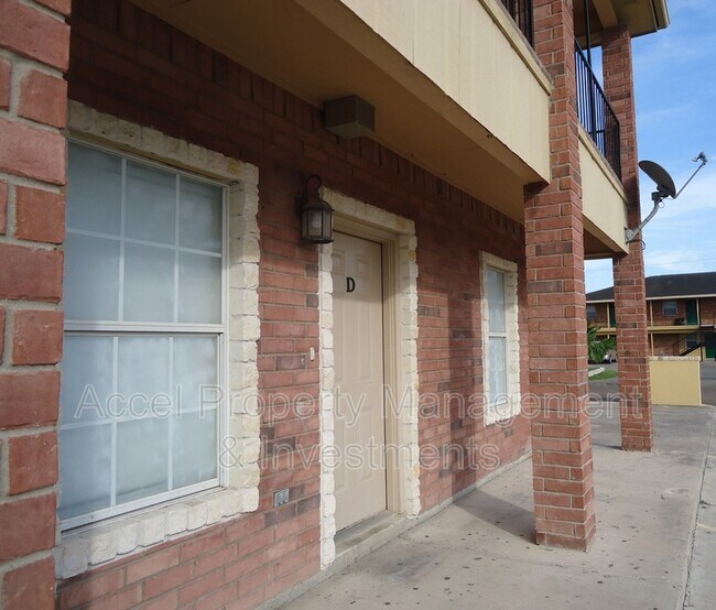 Building Photo - 201 Gastel Cir