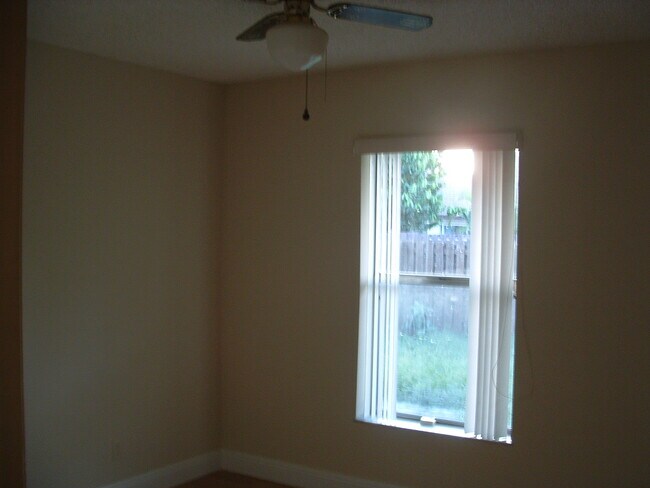 Foto del edificio - 5667 Barnstead Cir