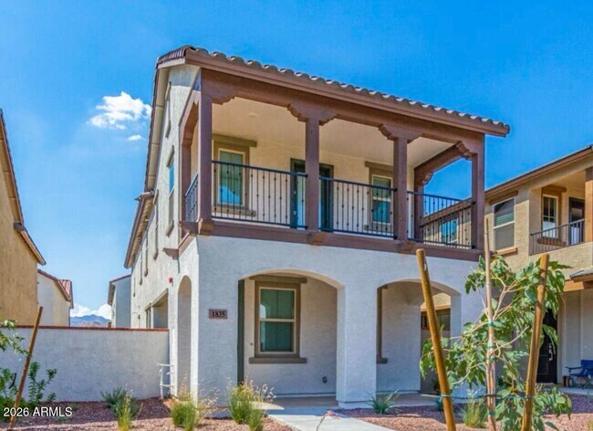 Foto del edificio - 1835 N 208th Ave