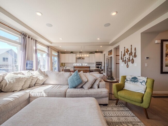Building Photo - Available May 2025!  4 Bedroom 3 Bath Beau...