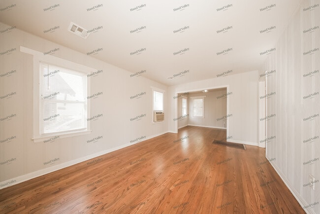 Building Photo - 1701 E Madison St