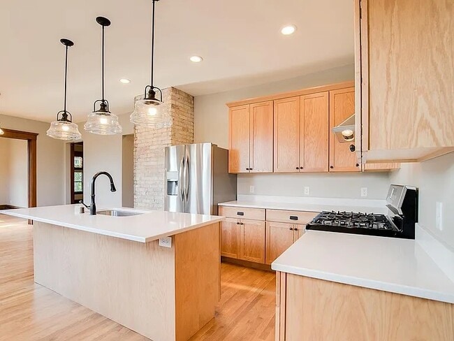 Kitchen - 1609 Elliot Ave