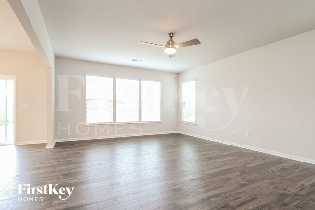 Foto del edificio - 625 Goldburn Wy