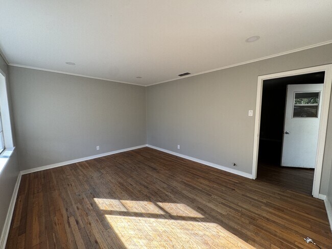 Foto del edificio - 1019 Brooksy St