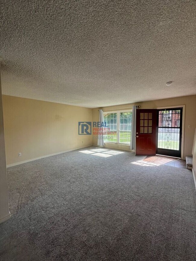 Foto del edificio - 3825 S Monaco St Pkwy