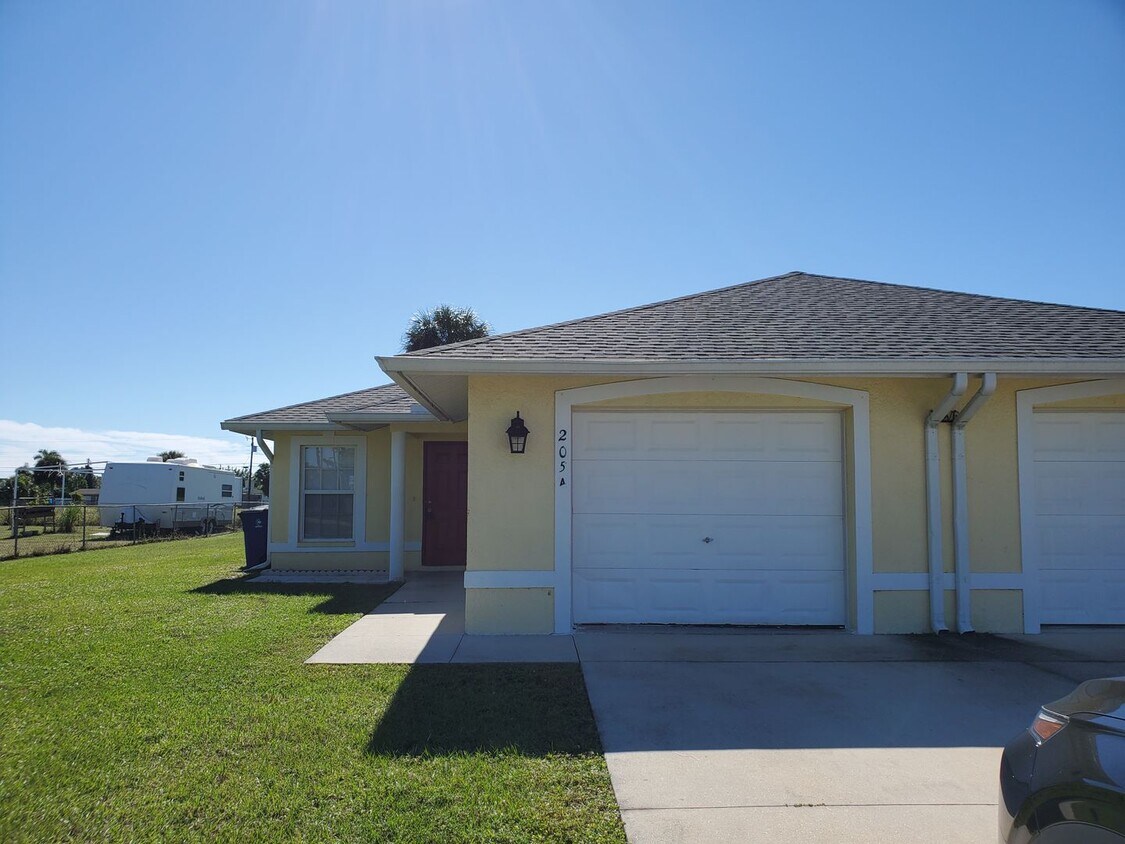205 Schoolside Dr A/205 Schoolside Drive B Apartment for Rent in Lehigh Acres, FL