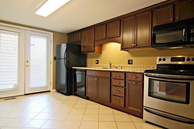 Foto del edificio - South Knoxville 37920 - 2 bedroom with 3rd...