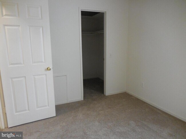 Building Photo - 22 Valley Bend Ct
