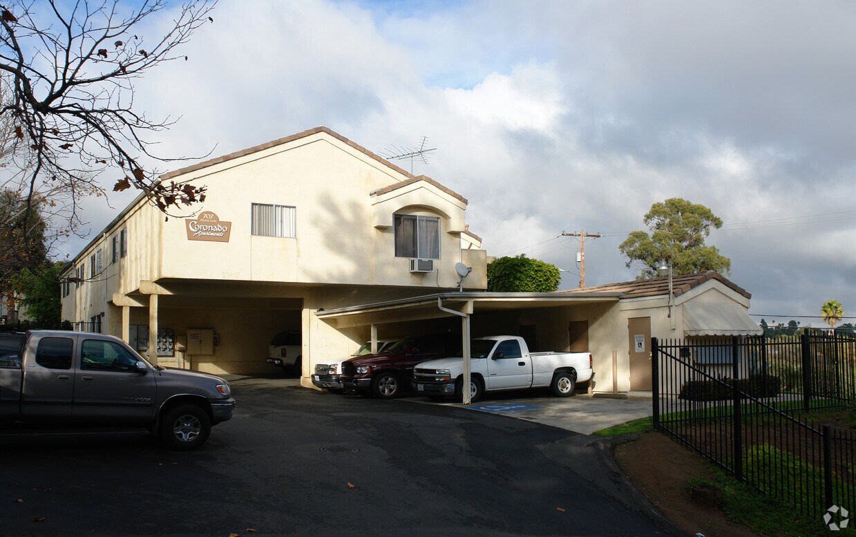 Foto del edificio - 707 Alturas Ln