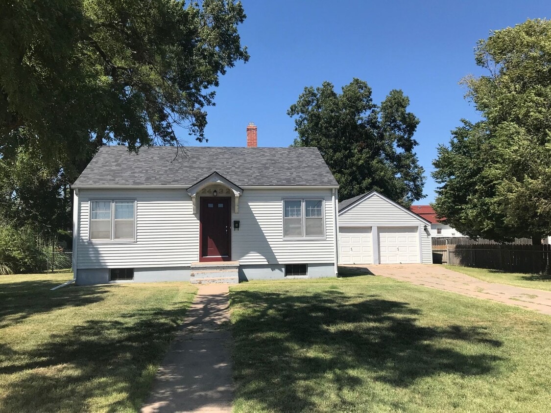 Primary Photo - 2 Bedroom, 1 Bathroom House w/Unfinished B...