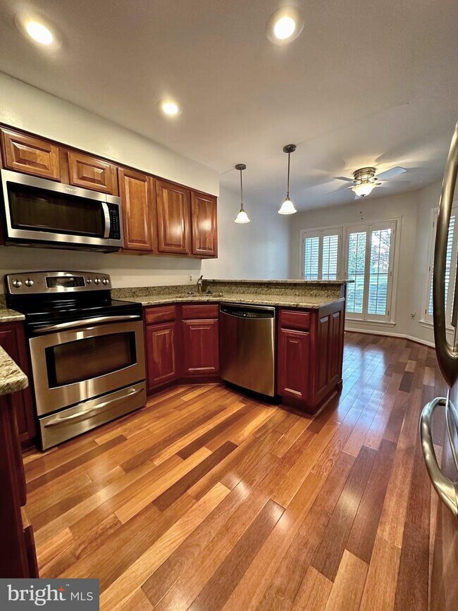 Building Photo - 9405 Odyssey Ct