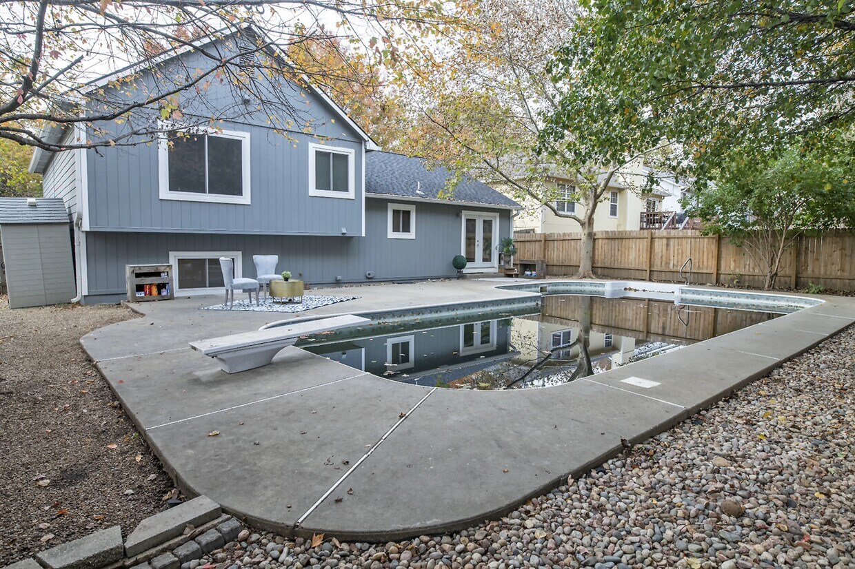 2936 Kensington Rd, Lawrence, KS 66046 House Rental in Lawrence, KS