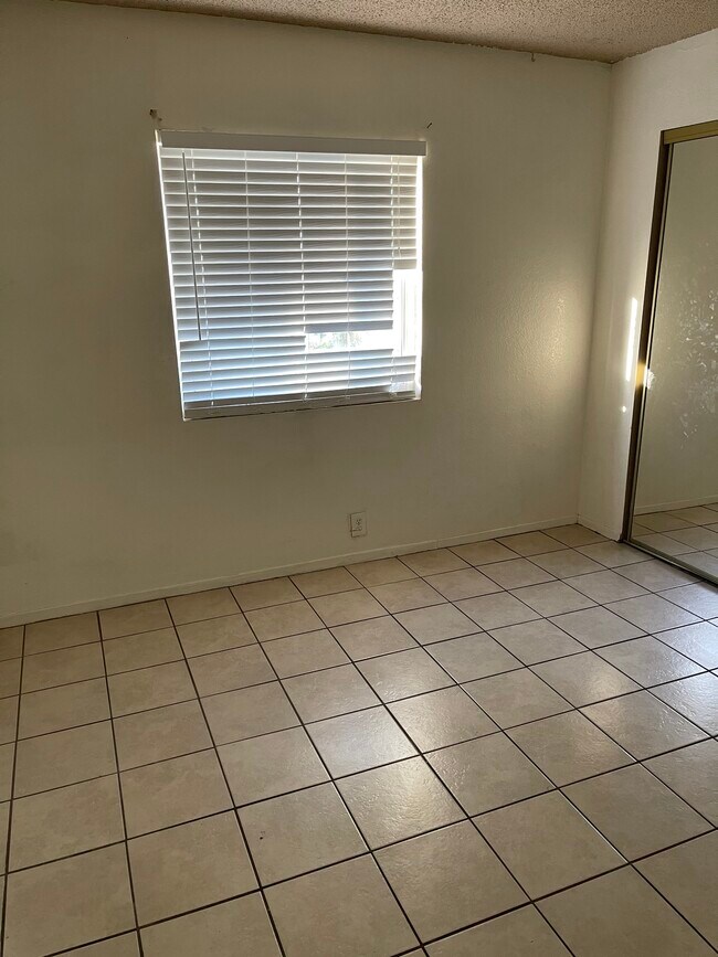 Building Photo - 6244 Yerba Ln