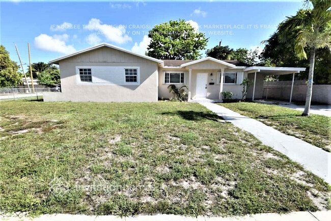 Building Photo - 330 NW 196th St