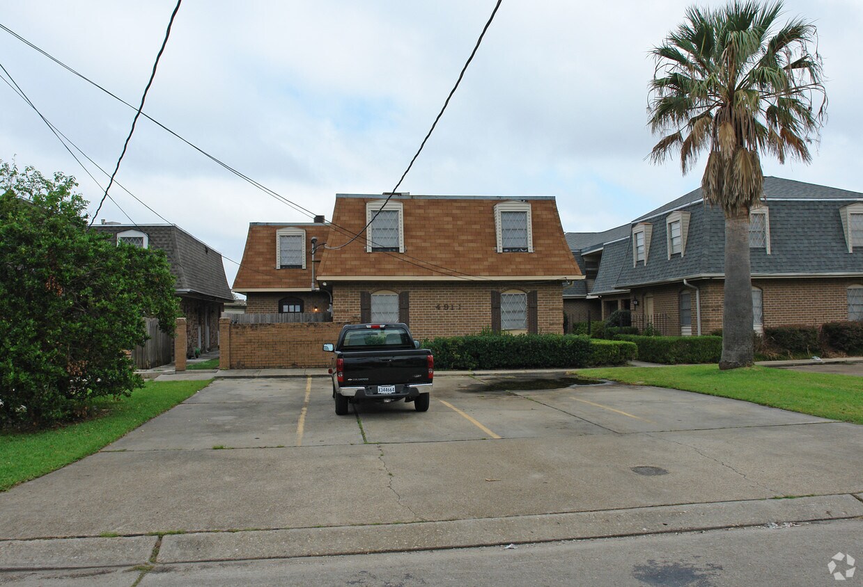 Primary Photo - 4911 Wabash St