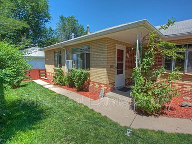 Foto principal - 2437 S Corona St