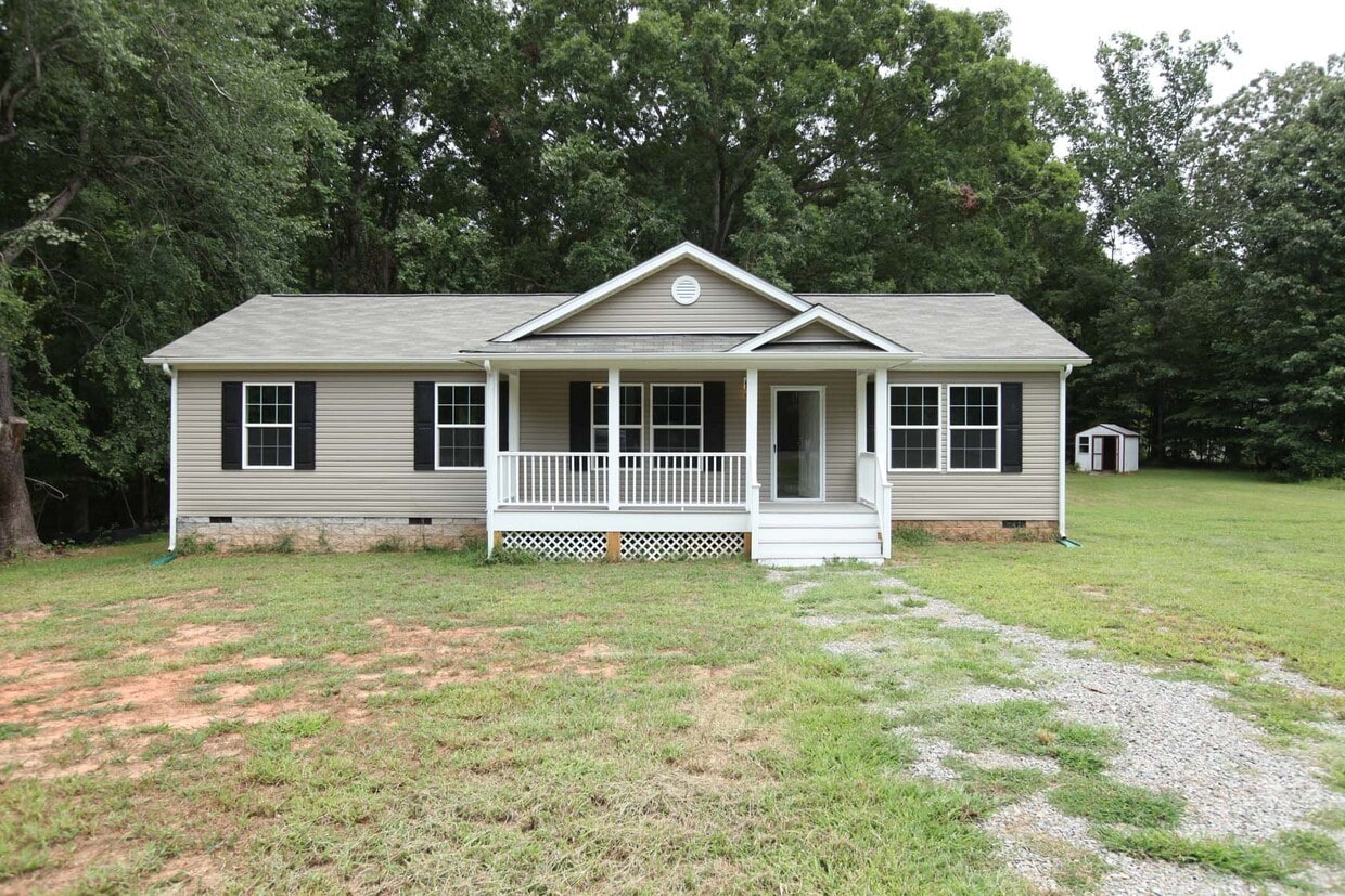 Primary Photo - 2018 Old Tavern Rd