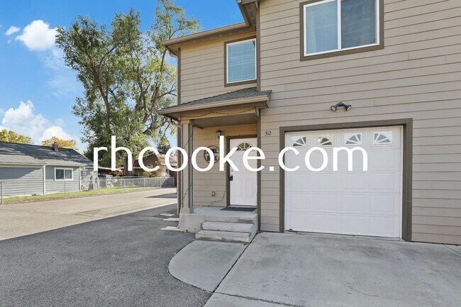Building Photo - 312 S Blake Rd