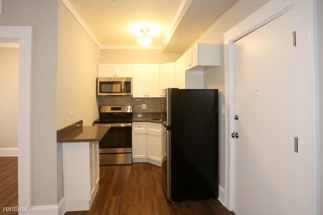 Building Photo - 817 W Lakeside Pl