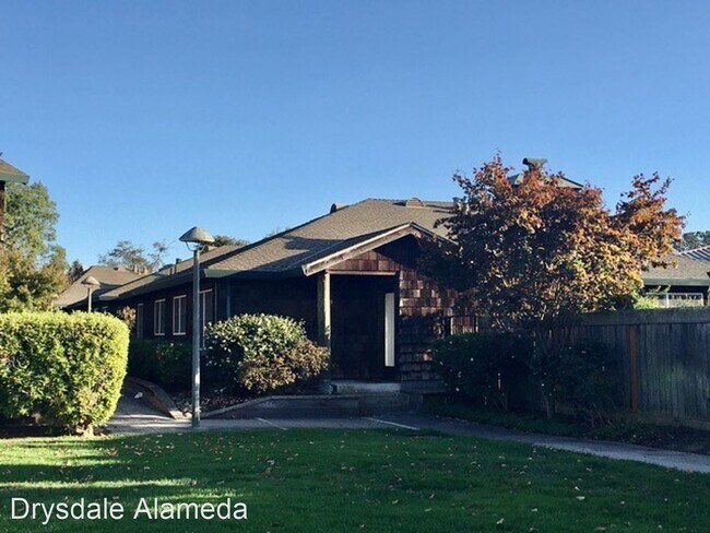 Building Photo - 1 br, 1 bath House - 405 Centre Ct