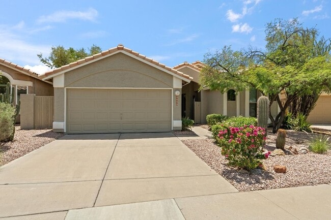 Building Photo - 9343 E Windrose Dr
