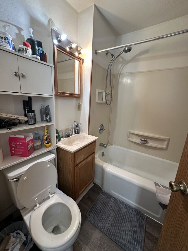 Foto del edificio - 1 bed 1 bath on Water St near UWEC!