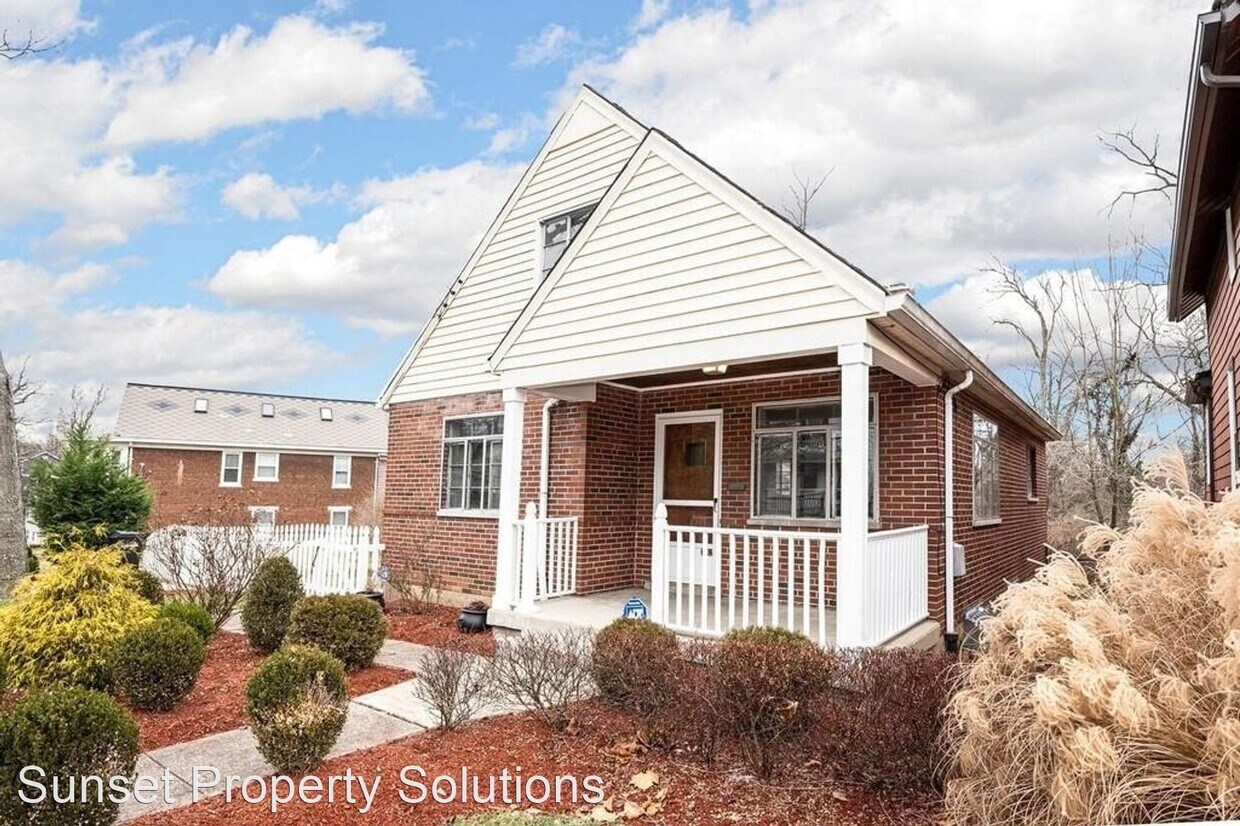 Foto principal - 3 br, 1.5 bath House - 3862 Mount Vernon A...