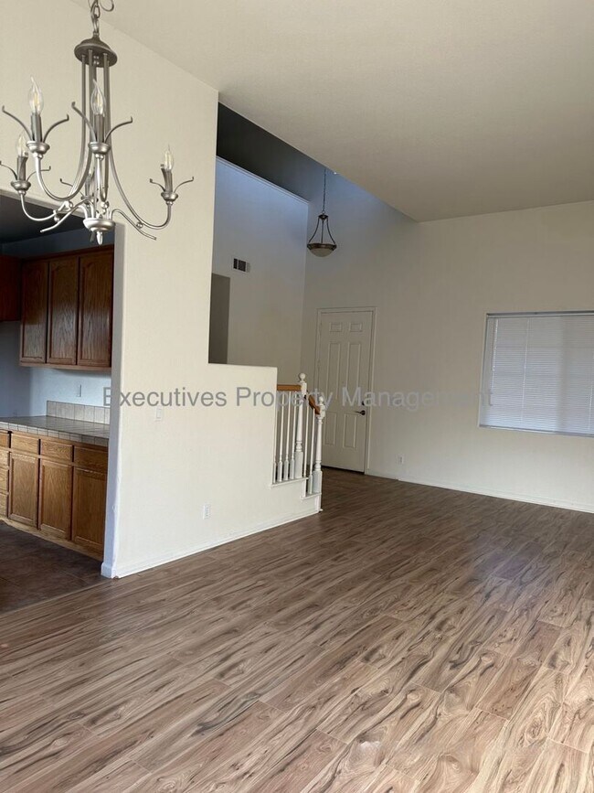Foto del edificio - 182 Oleander Dr