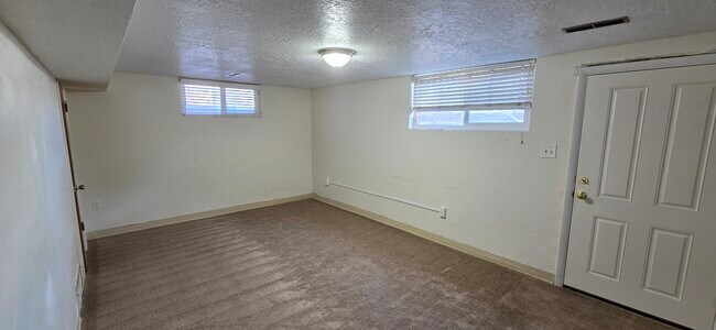 Building Photo - 895 S 500 E