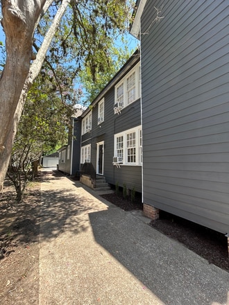 Building Photo - 3265 Ivanhoe St