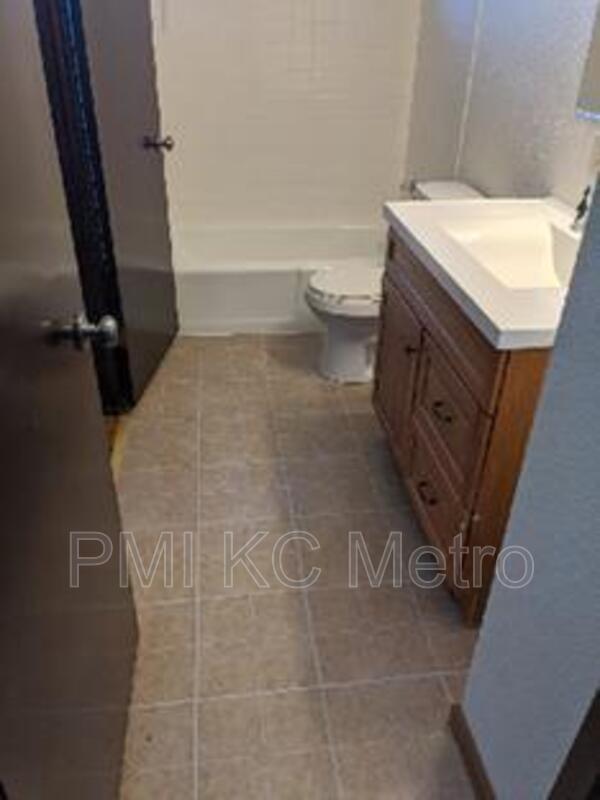 Foto del edificio - 11035 Stark Ave