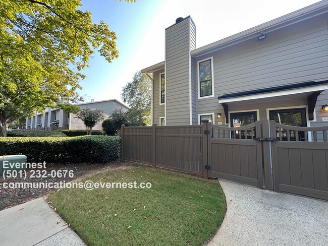 Building Photo - 201 Park Ridge Cir