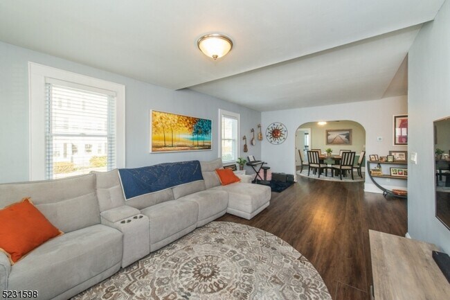 Building Photo - 38 Park Ave