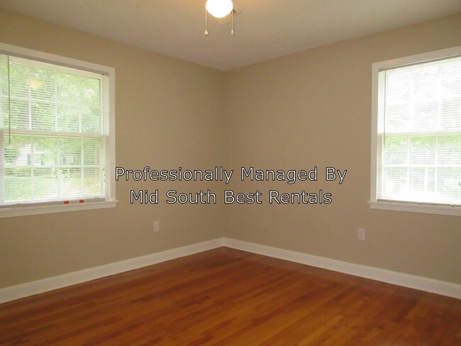 Foto del edificio - 3963 Whitehaven Ln