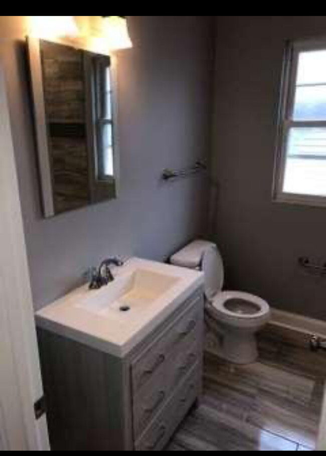 Foto del edificio - 848 E 88th St