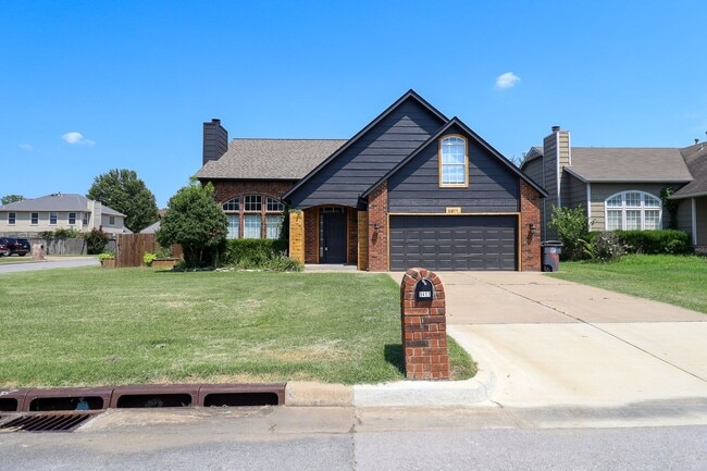 Building Photo - 4 Bed 3 Bath Rental Home in Tulsa!