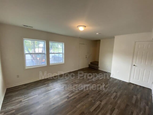 Building Photo - 1840 Picadilly Cir