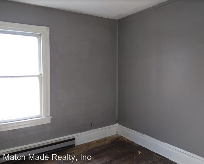 805 10th Ave, Marlinton, WV 24954 Room for Rent in Marlinton, WV