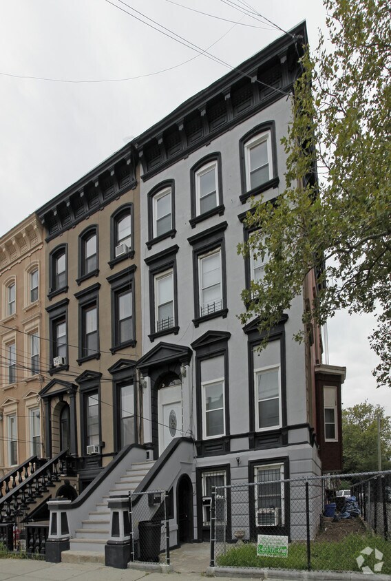 Primary Photo - 355 Communipaw Ave